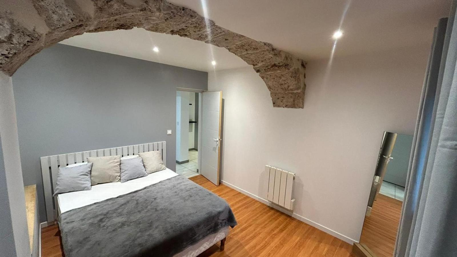 Appartement Paisible Entre Terre Et Mer Cabrieres  Экстерьер фото