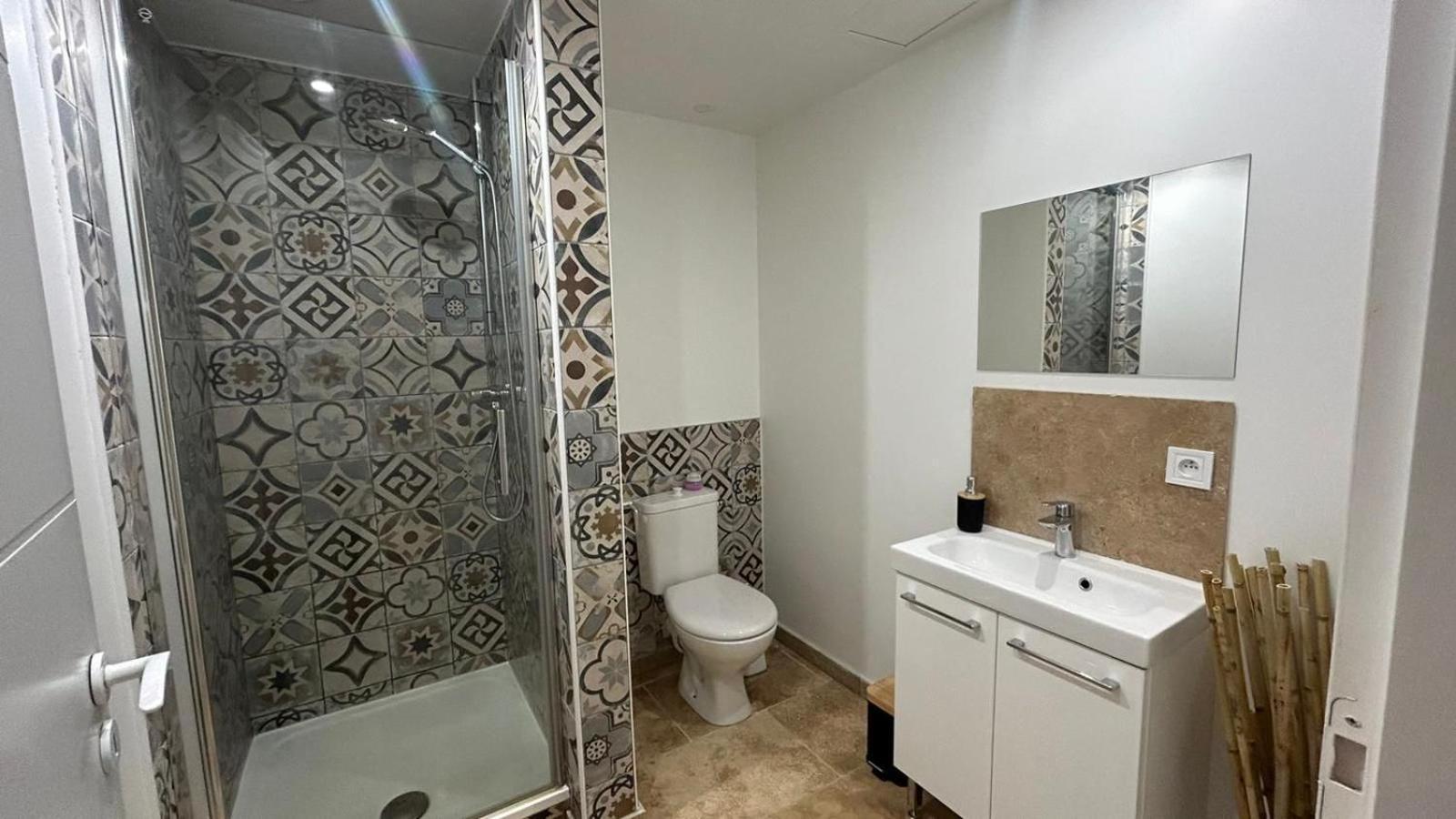 Appartement Paisible Entre Terre Et Mer Cabrieres  Экстерьер фото
